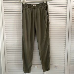 Marine Layer Pants in Dusty Olive (Small)